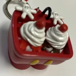 Brand new 🧨 Disney Keychain - Mickey Mouse Ice Cream Kitchen Sink ⌛